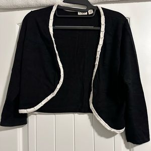 Women’s medium cardigan, good condition.